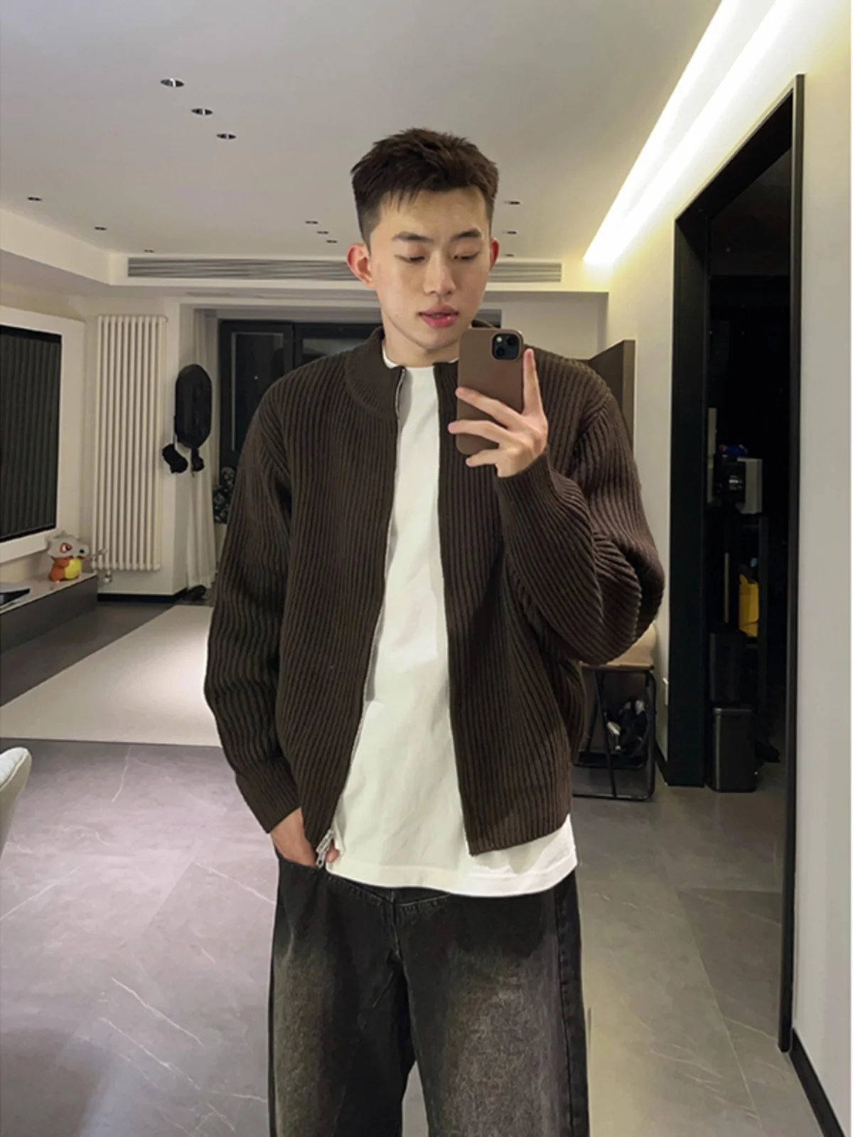Café Brown Knitted Open Cardigan Men's Style Autumn Winter Korean Fashion Lazy Style Half High Collar Sweater Soft Comfortable
Café Brown Knitted Open Cardigan Men's Style Autumn Winter Korean Fashion Lazy Style Half High Collar Sweater Soft Comfortable