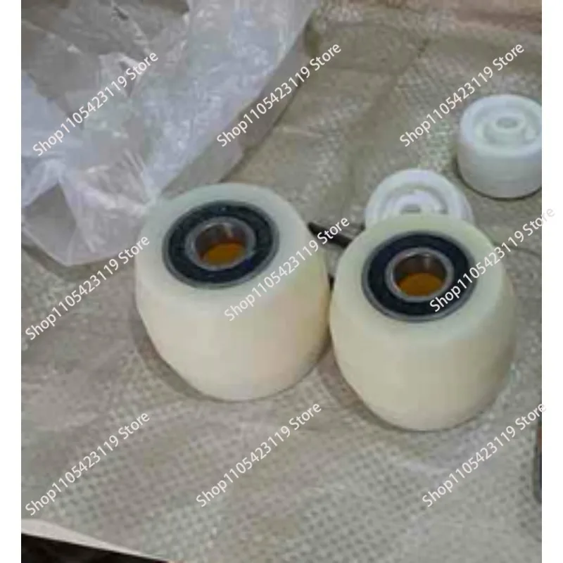Manual forklift wheel assembly Hydraulic ground cow accessories Daquan towing stack height small handling lifting bearings
Manual forklift wheel assembly Hydraulic ground cow accessories Daquan towing stack height small handling lifting bearings