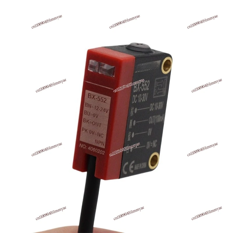 Square laser photoelectric switch diffuse reflection far and near adjustable condenser small light spot laser red light sensor
Square laser photoelectric switch diffuse reflection far and near adjustable condenser small light spot laser red light sensor