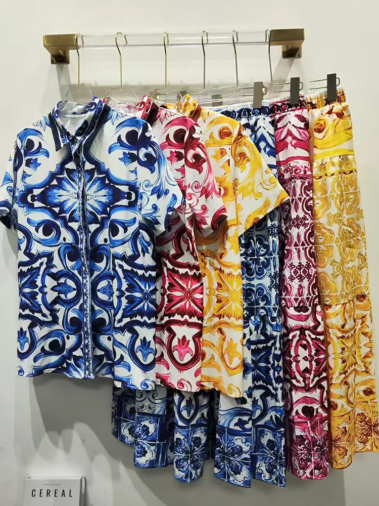 Vintage geometric print lapel short-sleeved shirt two-piece 2025 summer women's wear + high-waisted loose skirt fashion suit
Vintage geometric print lapel short-sleeved shirt two-piece 2025 summer women's wear + high-waisted loose skirt fashion suit