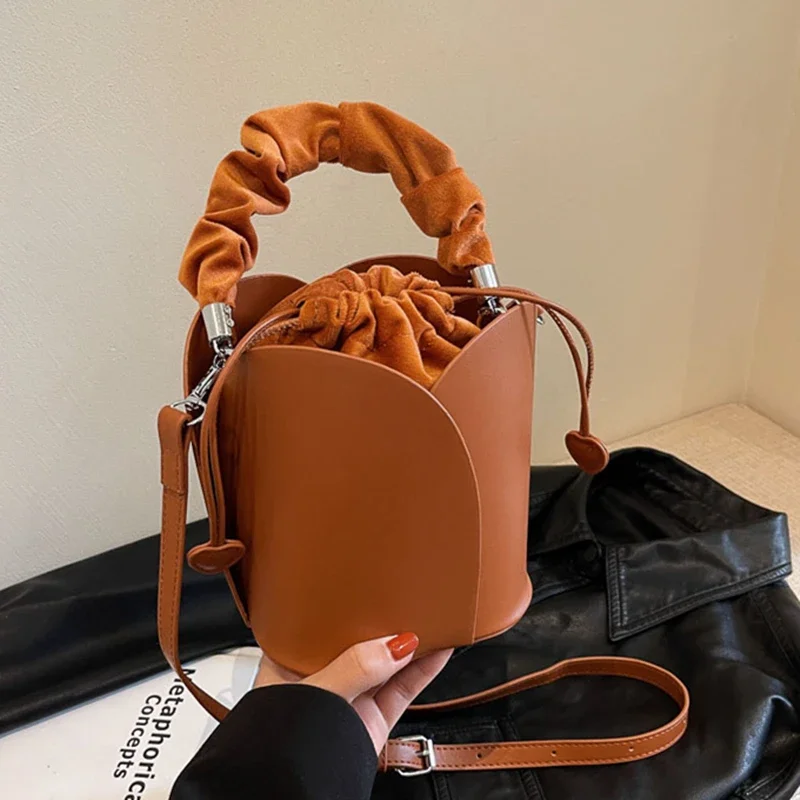 Women's Crossbody Bag High Quality Tote Designer Messenger Luxury Leather One Shoulder Bucket Handbag
Women's Crossbody Bag High Quality Tote Designer Messenger Luxury Leather One Shoulder Bucket Handbag