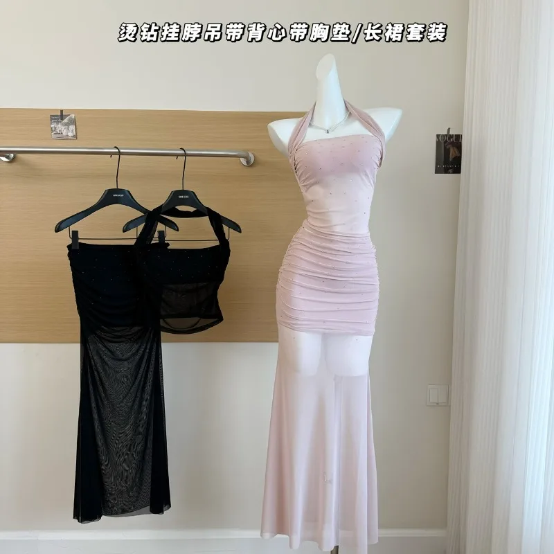 Pure Sexy Suit Women's Spring Rhinestone Halter Vest High Waist A-line Skirt Two-piece Set Fashion Female Clothes
Pure Sexy Suit Women's Spring Rhinestone Halter Vest High Waist A-line Skirt Two-piece Set Fashion Female Clothes