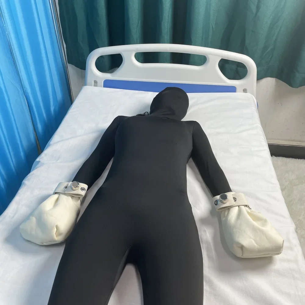 Adjustable Wrist Strap Medical Restraint Mittens for Psychiatric Patients Self-Harm Prevention Mental Health Restraint Gloves
Adjustable Wrist Strap Medical Restraint Mittens for Psychiatric Patients Self-Harm Prevention Mental Health Restraint Gloves