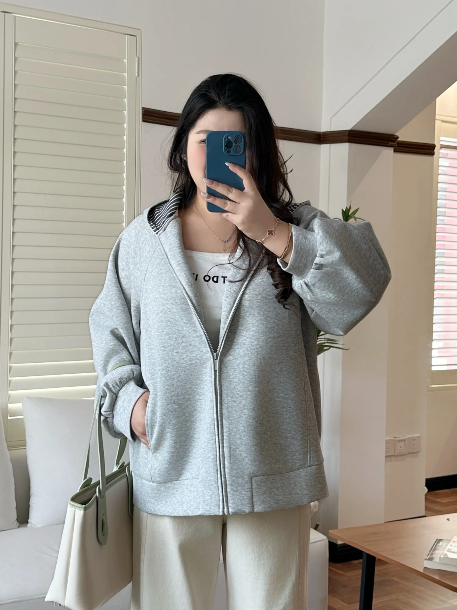 Loose Hoodie Jacket for plus Size Women Spring New Style Commute Top Comfortable Cotton Polyester Blend Casual Wear
Loose Hoodie Jacket for plus Size Women Spring New Style Commute Top Comfortable Cotton Polyester Blend Casual Wear