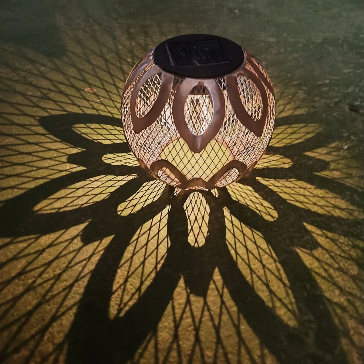 Iron Lotus Solar Lamp Waterproof Outdoor Landscape Light Decorative Garden Lawn Lamp for Courtyard Park Plaza Scenery Decoration
Iron Lotus Solar Lamp Waterproof Outdoor Landscape Light Decorative Garden Lawn Lamp for Courtyard Park Plaza Scenery Decoration