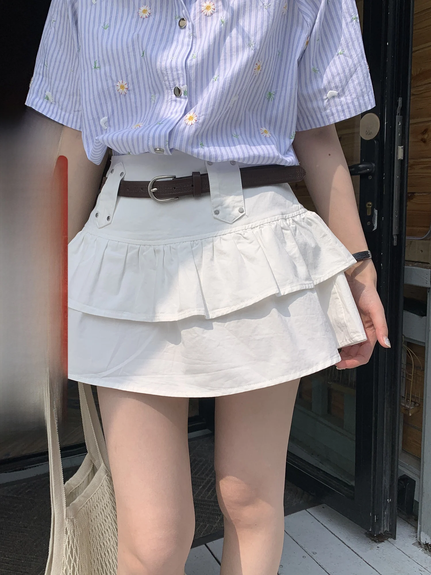 Sinbounboun Double Layered A-Line Short Skirt with Lace Trim High Waist Ballet Style 3D Fluffy Half Body Skirt Cotton Polyester
Sinbounboun Double Layered A-Line Short Skirt with Lace Trim High Waist Ballet Style 3D Fluffy Half Body Skirt Cotton Polyester