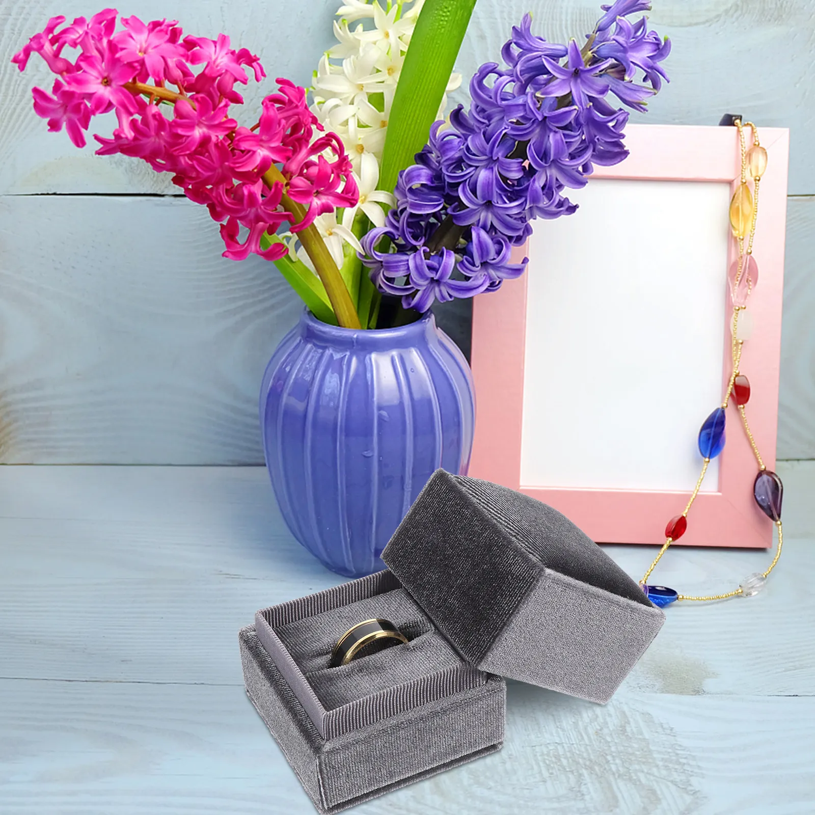 1Pcs Ring Box Square Shape Flannelette Liner Jewelry Container Portable Ring Storage Case Wedding Proposal Display Holder
1Pcs Ring Box Square Shape Flannelette Liner Jewelry Container Portable Ring Storage Case Wedding Proposal Display Holder