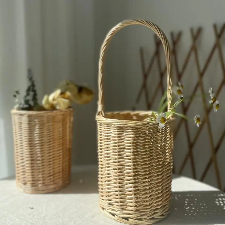 Straw wicket home decoration pastoral style hand-woven flower basket living room desktop dried flower arrangement small baskets
Straw wicket home decoration pastoral style hand-woven flower basket living room desktop dried flower arrangement small baskets