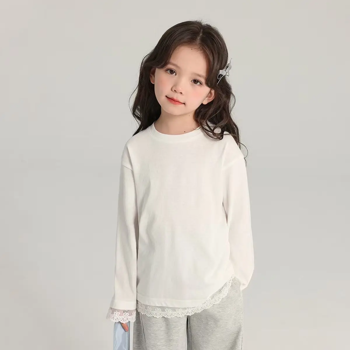 Новинка весны 2025 года, хлопковая кружевная футболка с длинными рукавами для девочек, удобная и приятная для кожи, универсальная, новый стиль
Новинка весны 2025 года, хлопковая кружевная футболка с длинными рукавами для девочек, удобная и приятная для кожи, универсальная, новый стиль