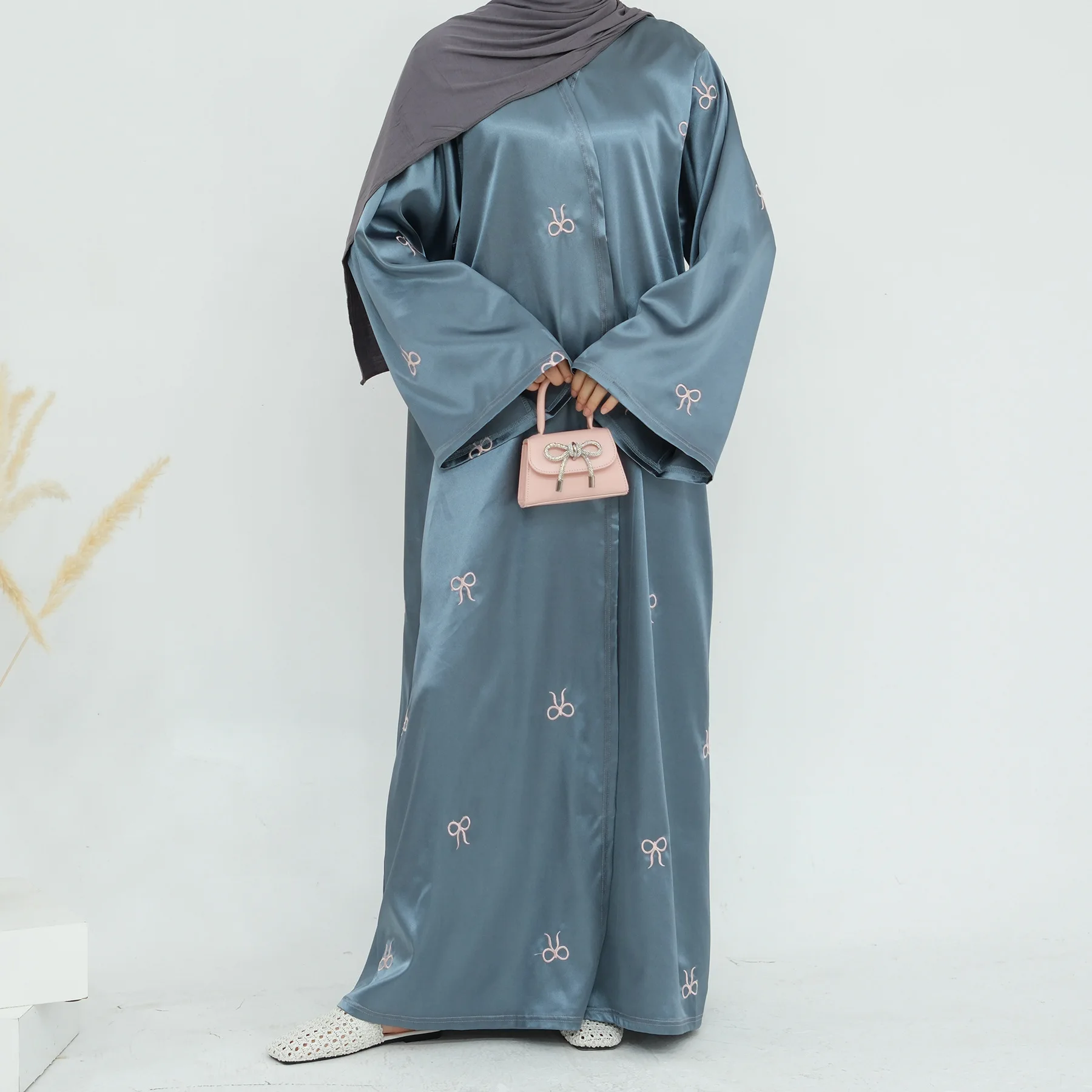 Female Muslim Dress Cardigan Islamic Clothing Satin Open Abaya with Embroidered Bow Wholesale for Summer Winter Abayas
Female Muslim Dress Cardigan Islamic Clothing Satin Open Abaya with Embroidered Bow Wholesale for Summer Winter Abayas