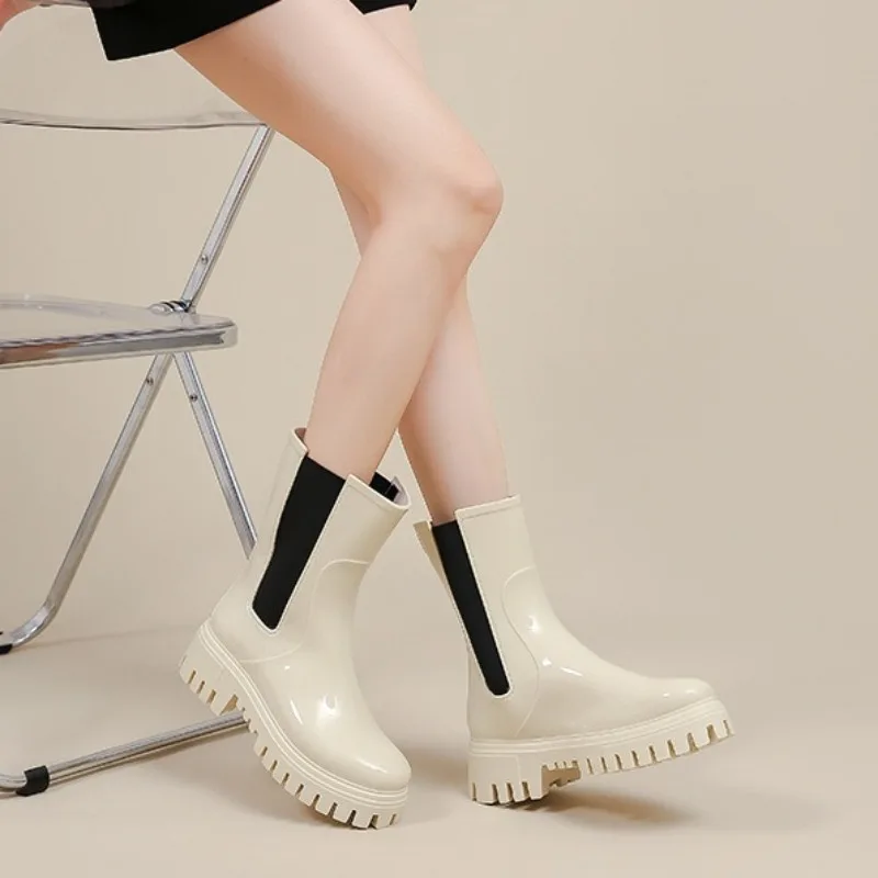 New Women Shoes Fashion Waterproof Platform Rain Boots for Woman Comfortable Non Slip Rubber Shoes Designer Shoes Botas Feminina
New Women Shoes Fashion Waterproof Platform Rain Boots for Woman Comfortable Non Slip Rubber Shoes Designer Shoes Botas Feminina