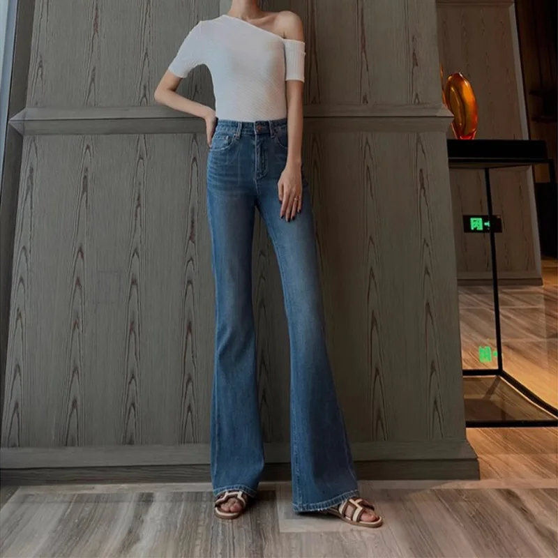 Street Fashion New Four Seasons Trend Women Wash Elastic Force Comfortable Simple Denim Straight Leg Micro-flared Jeans Women's
Street Fashion New Four Seasons Trend Women Wash Elastic Force Comfortable Simple Denim Straight Leg Micro-flared Jeans Women's