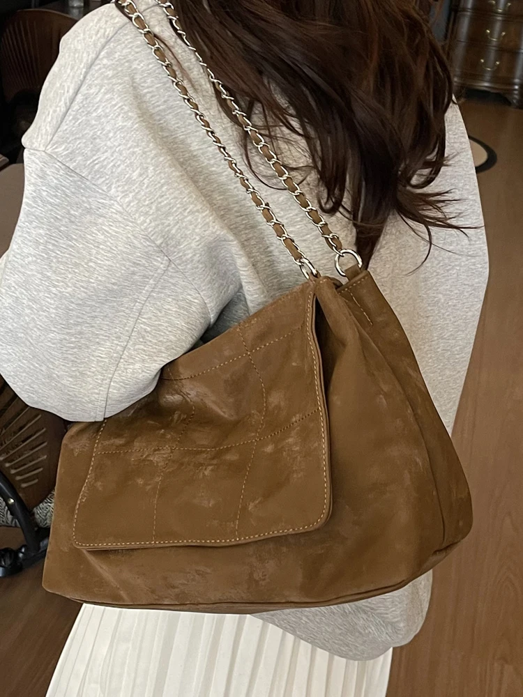Tote Bag Women's Commuter Large Capacity Shoulder Bag Chain Underarm Bag Fashionable Autumn Winter New Arrival Casual Style
Tote Bag Women's Commuter Large Capacity Shoulder Bag Chain Underarm Bag Fashionable Autumn Winter New Arrival Casual Style
