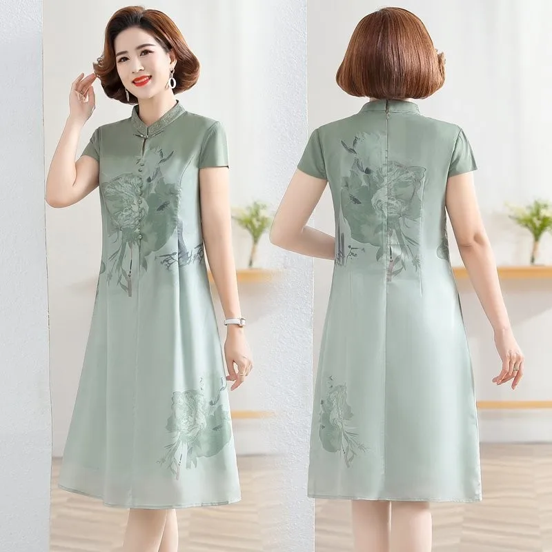 Chinese style dress for women long summer new Short-sleeved dress ladies cheongsam dress imitation silk Spring elegance
Chinese style dress for women long summer new Short-sleeved dress ladies cheongsam dress imitation silk Spring elegance