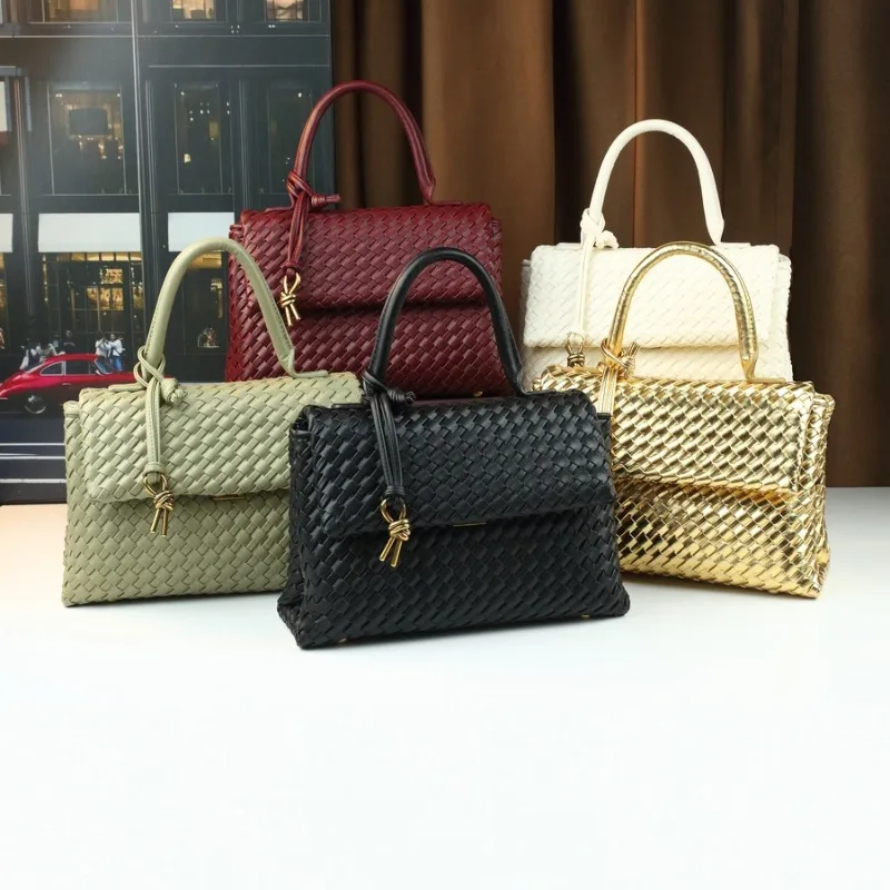 Niche Design Hand-Woven Women's Bag, Minimalist & Elegant Commute Briefcase, Casual Versatile Tote Bag, Square Bag
Niche Design Hand-Woven Women's Bag, Minimalist & Elegant Commute Briefcase, Casual Versatile Tote Bag, Square Bag