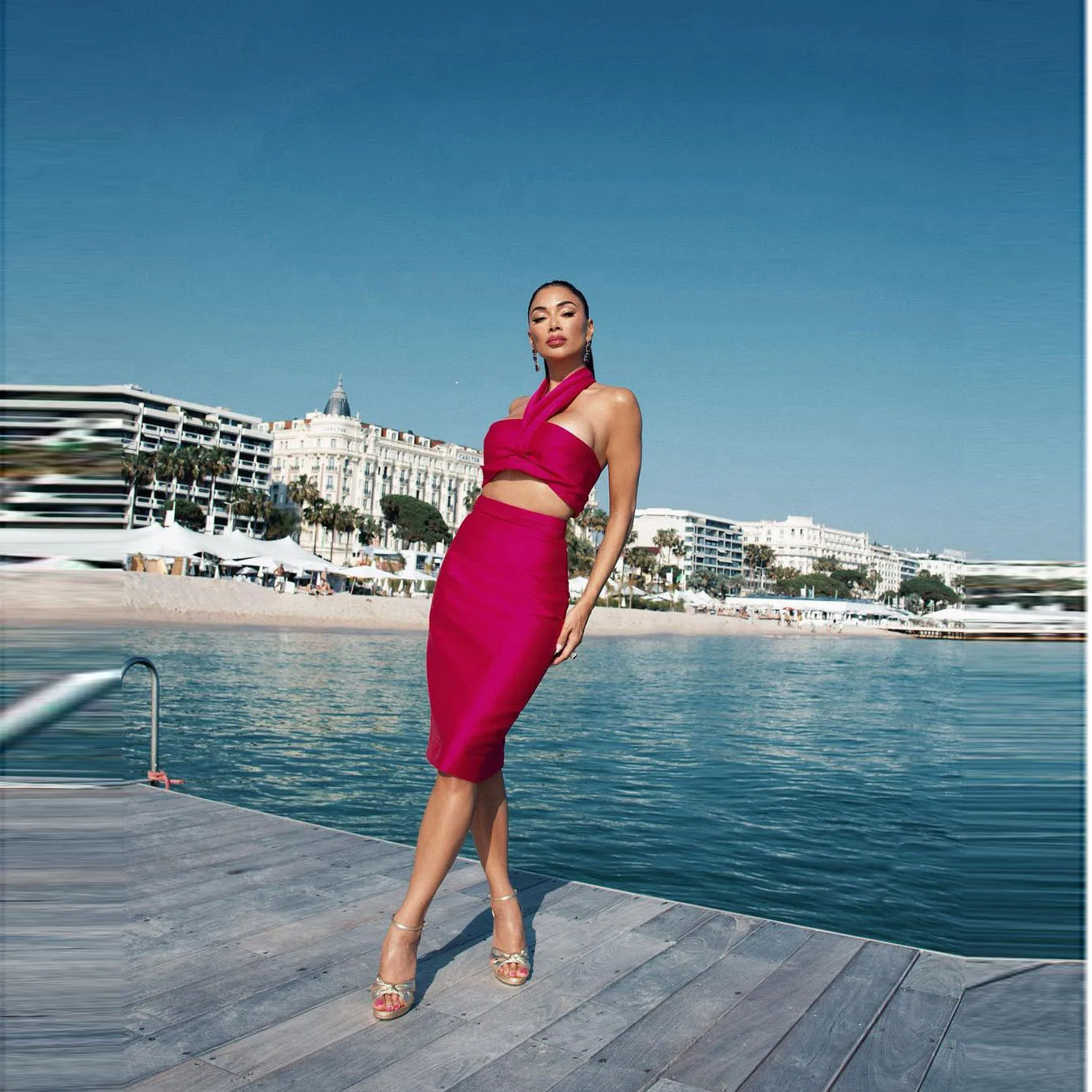 Fashion Halter Neck Knee Length Prom Dresses For women Sleeveless Crop Top Sheath Party Evening Gowns Custom Made
Fashion Halter Neck Knee Length Prom Dresses For women Sleeveless Crop Top Sheath Party Evening Gowns Custom Made
