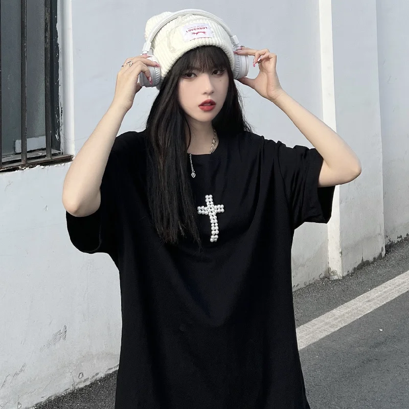 Gothic Punk Dark Short Sleeved T-shirt Women's 2022 Summer New Black White Man Couple Retro Beaded Cross Loose Long Tshirts Top
Gothic Punk Dark Short Sleeved T-shirt Women's 2022 Summer New Black White Man Couple Retro Beaded Cross Loose Long Tshirts Top