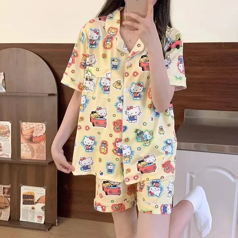 Summer new yellow lapel cute cartoon Hello Kitty pajamas women's short-sleeved shorts cardigan loungewear set
Summer new yellow lapel cute cartoon Hello Kitty pajamas women's short-sleeved shorts cardigan loungewear set