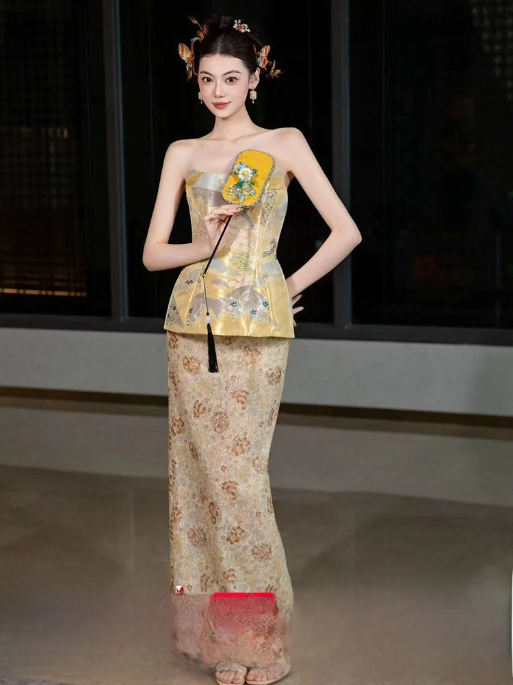 Новое китайское свадебное платье для женщин, утренний халат, винтажное платье без бретелек, сказочно красивое, класса люкс
Новое китайское свадебное платье для женщин, утренний халат, винтажное платье без бретелек, сказочно красивое, класса люкс