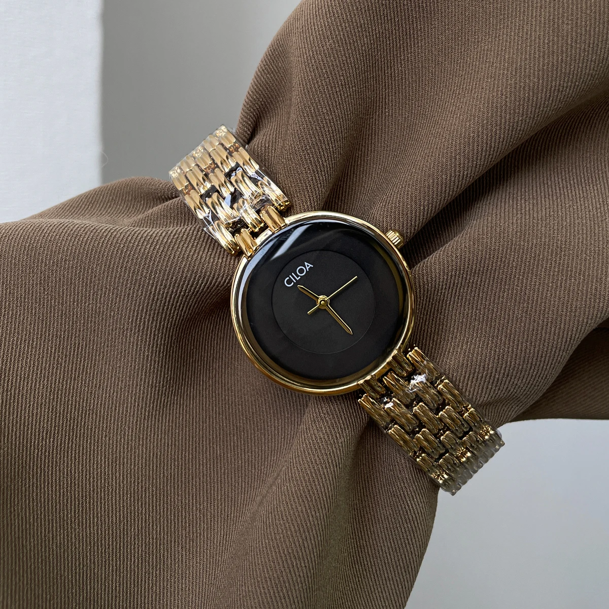 CILOA New Gold Luxury Fashion Elegant Women's Stainless Steel Quartz Watch
CILOA New Gold Luxury Fashion Elegant Women's Stainless Steel Quartz Watch