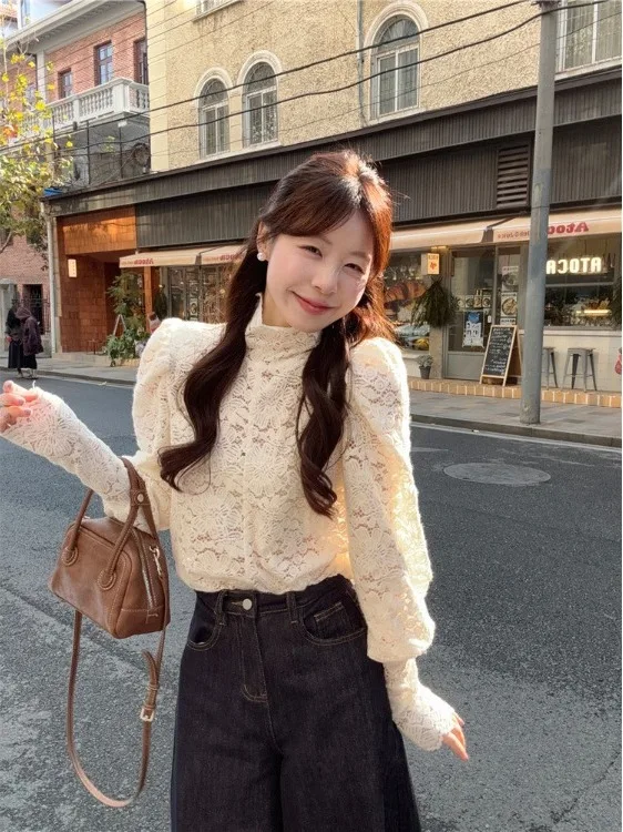 Romantic Embroidered Hollow Bubble Sleeve Shirt Women's Spring High-End Sensation Inner Wear Chiffon Slimming Base Top
Romantic Embroidered Hollow Bubble Sleeve Shirt Women's Spring High-End Sensation Inner Wear Chiffon Slimming Base Top