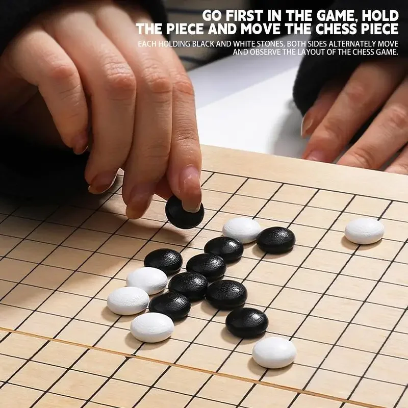 Go Game Складной черно-белый шахматный набор Weiqi Детская головоломка Настольная игра Деревянные игрушки Подарки Дикфитные карты Рукава Saroo
Go Game Складной черно-белый шахматный набор Weiqi Детская головоломка Настольная игра Деревянные игрушки Подарки Дикфитные карты Рукава Saroo