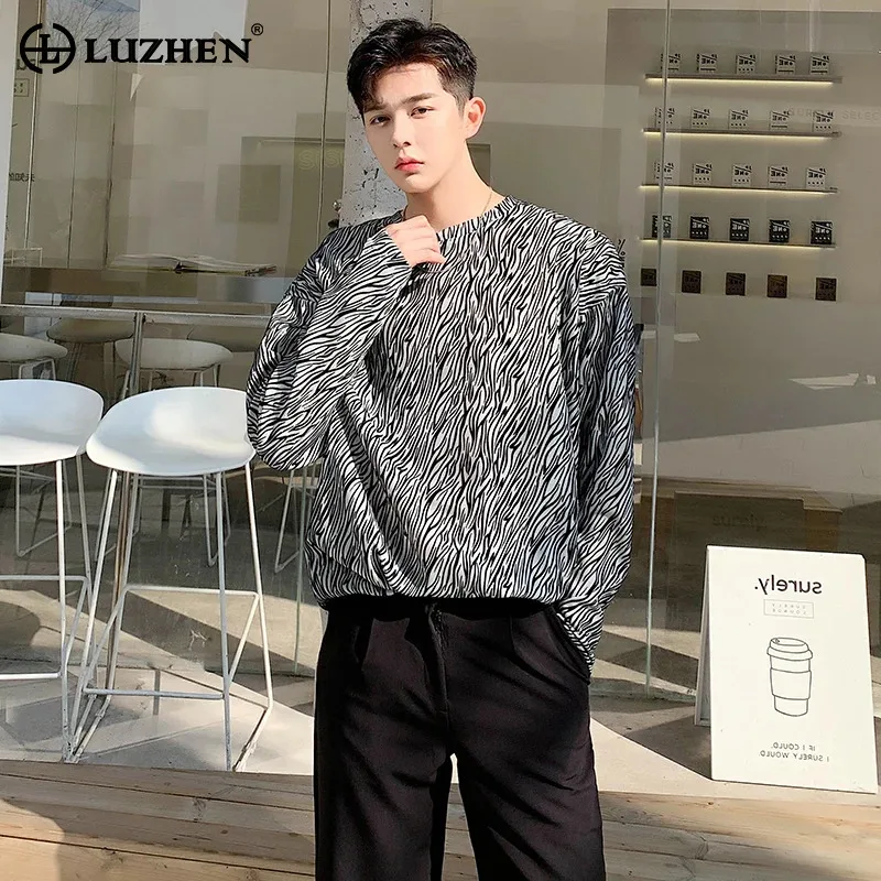 LUZHEN Printed Elegant Stripe 2025 Long Sleeve T-shirts New Men's Stylish High Quality Handsome Korean Male Clothes Tops JY6021
LUZHEN Printed Elegant Stripe 2025 Long Sleeve T-shirts New Men's Stylish High Quality Handsome Korean Male Clothes Tops JY6021