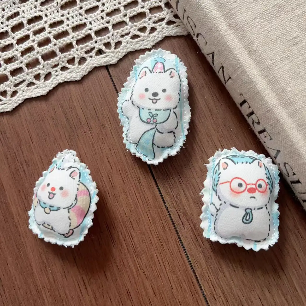 Multifunctional Stuffed Fabric Cartoon Animal Lace Trim Patch Brooch Pin Hair Accessory for Clothing Trim DIY
Multifunctional Stuffed Fabric Cartoon Animal Lace Trim Patch Brooch Pin Hair Accessory for Clothing Trim DIY