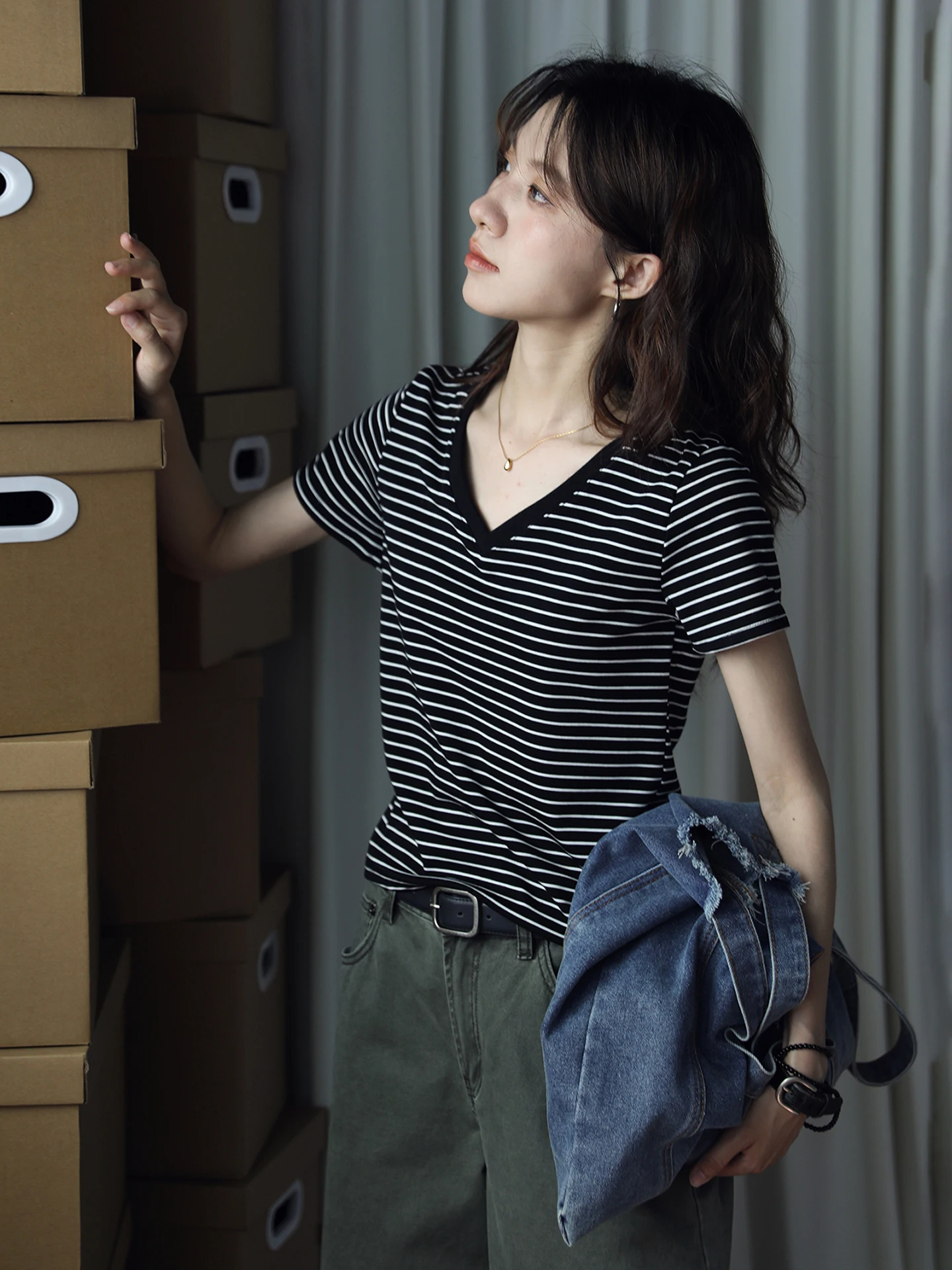 Retro Striped Short Sleeve T-Shirt Women's V-neck Loose Commute Versatile Slimming Summer Overhead Simple Casual Fashion Top
Retro Striped Short Sleeve T-Shirt Women's V-neck Loose Commute Versatile Slimming Summer Overhead Simple Casual Fashion Top
