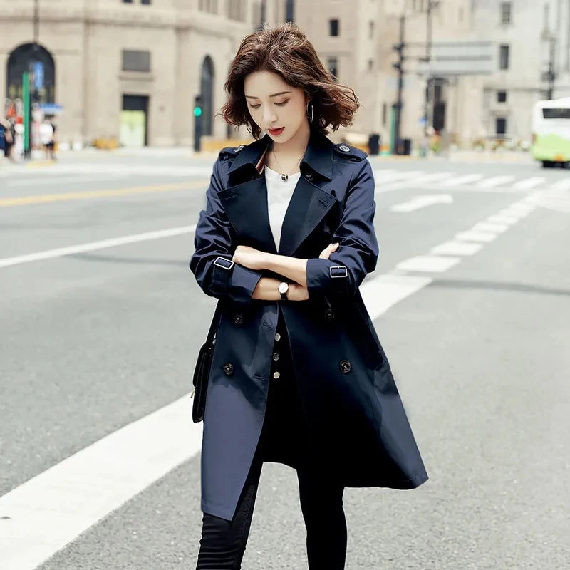 Trench Coat Female 2022 Autumn Winter New Fashion British Style Women windbreaker Jacket Plus Size Long Double-breasted Overcoat
Trench Coat Female 2022 Autumn Winter New Fashion British Style Women windbreaker Jacket Plus Size Long Double-breasted Overcoat