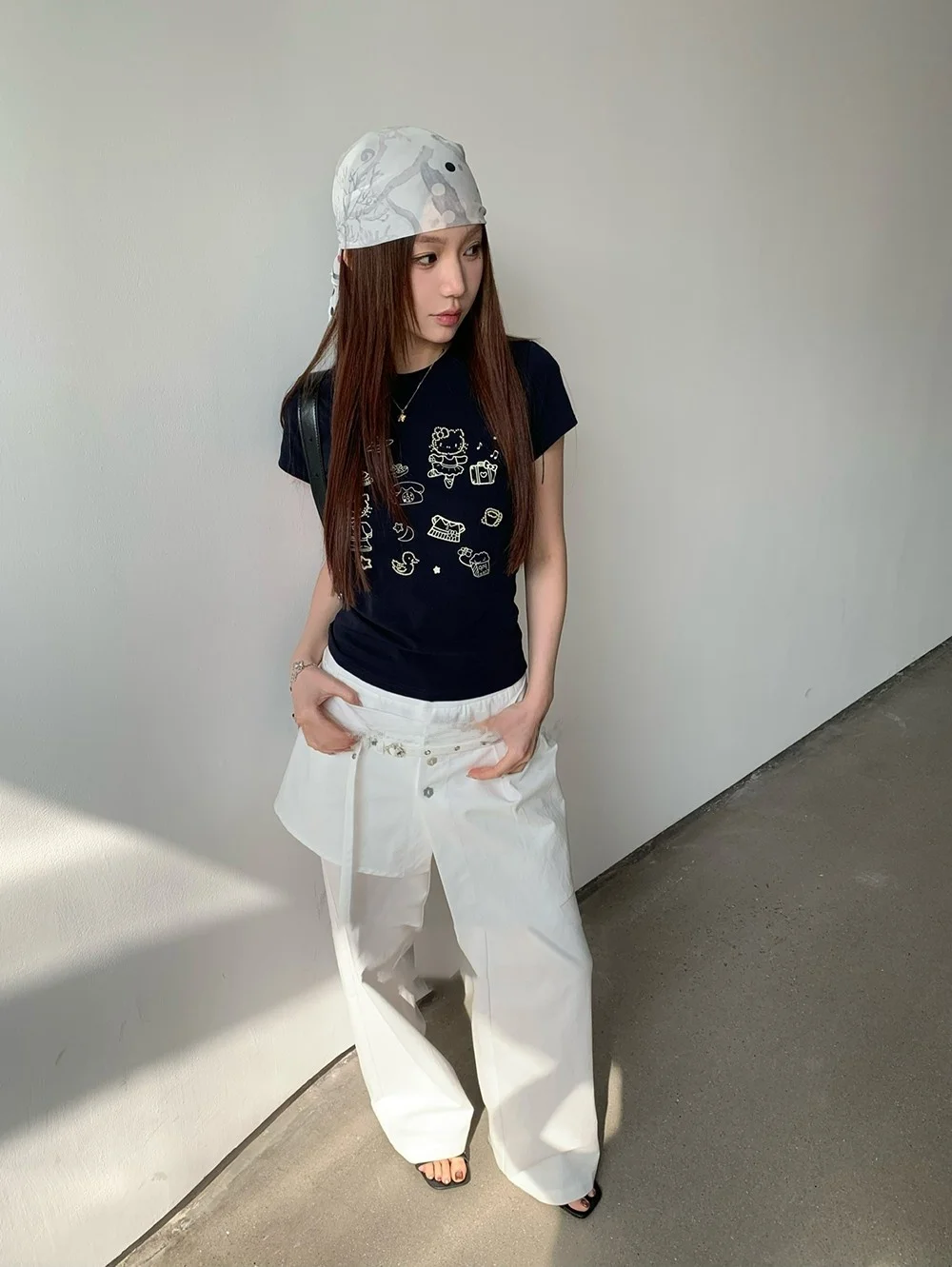 Casual Straight Leg Wide Leg Pants Women's Spring Style Slimming Multi-Way Wear Distressed Denim Casual Trousers
Casual Straight Leg Wide Leg Pants Women's Spring Style Slimming Multi-Way Wear Distressed Denim Casual Trousers