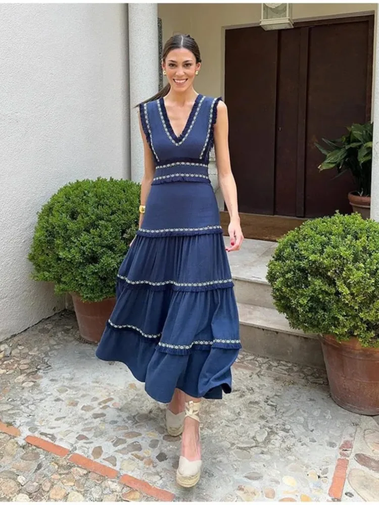 New Retro Tassel Splicing High Waist Sleeveless V-neck Cheongsam Dresses Summer Fashionable Women's Holiday Party Long Dress
New Retro Tassel Splicing High Waist Sleeveless V-neck Cheongsam Dresses Summer Fashionable Women's Holiday Party Long Dress