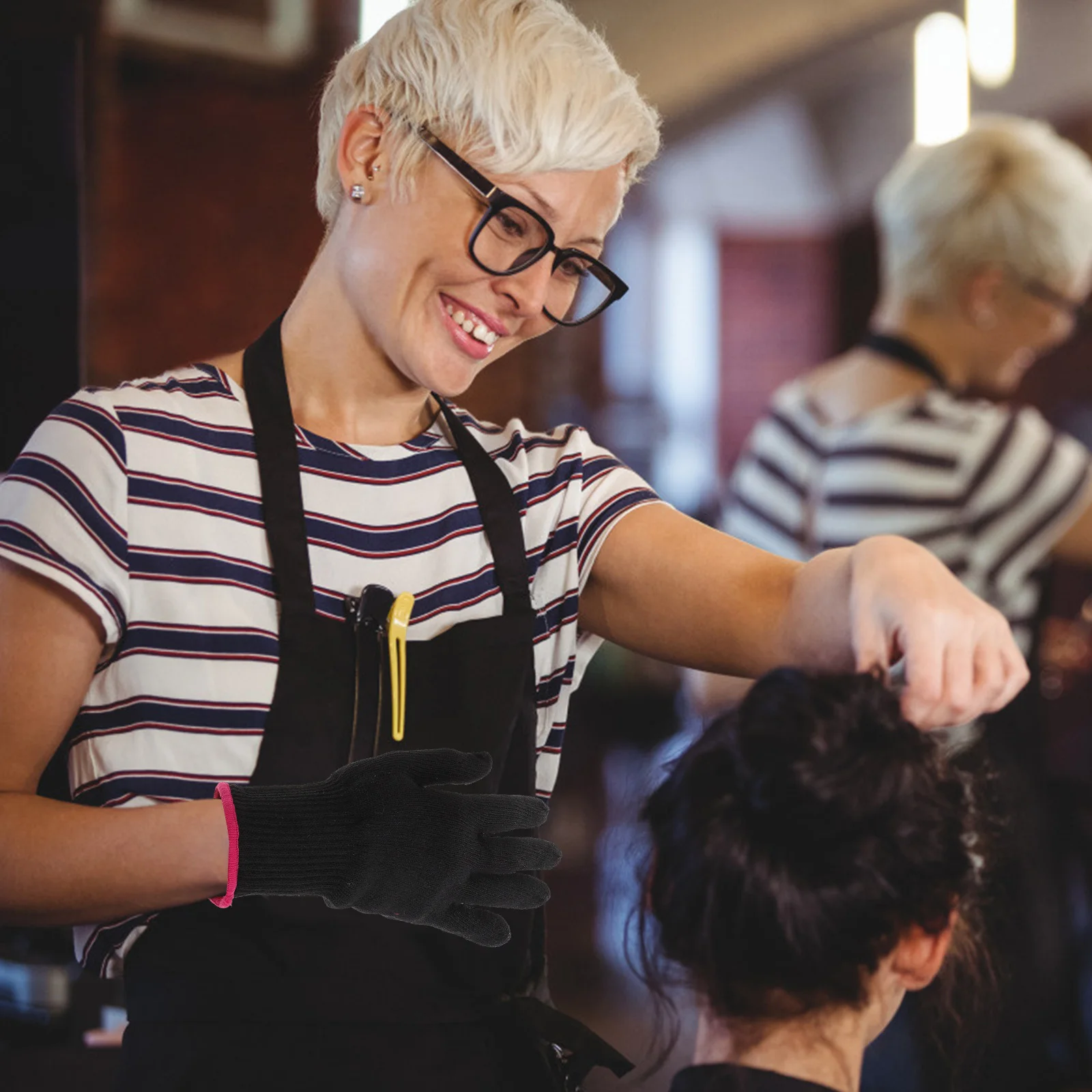 4pcs Heat Resistant Gloves Silicone Bumps For Hair Styling Curling Iron Wand Use At Home Barber Shop Oven Microwave Kitchen
4pcs Heat Resistant Gloves Silicone Bumps For Hair Styling Curling Iron Wand Use At Home Barber Shop Oven Microwave Kitchen