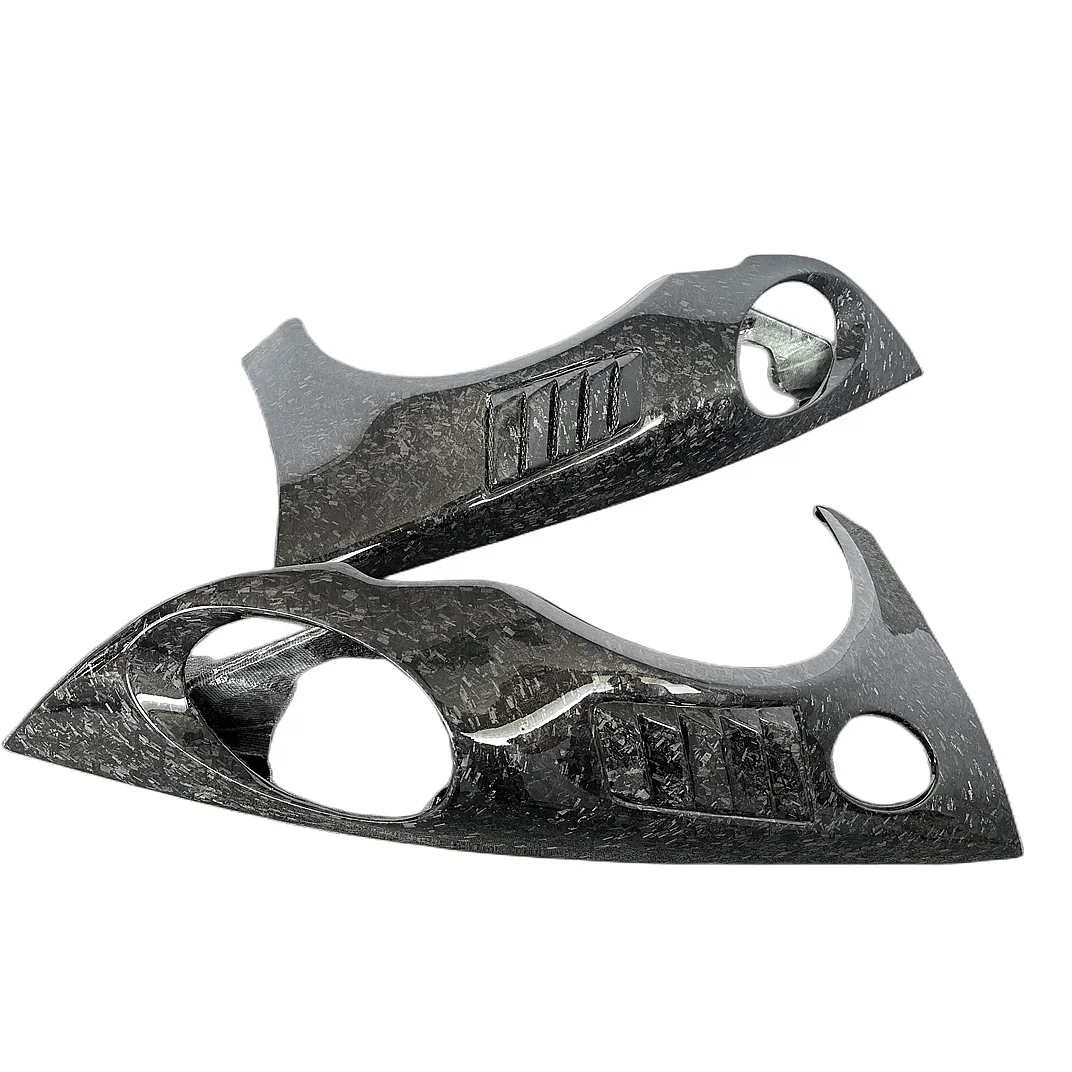 For Porsche 911 (992) GT3RS fender, the carbon fiber forged pattern vent adopts a fender style
For Porsche 911 (992) GT3RS fender, the carbon fiber forged pattern vent adopts a fender style