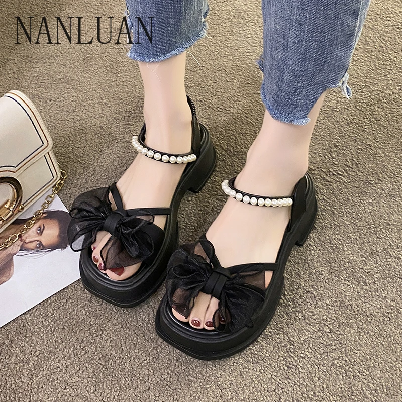 2024 Boutique Summer Women's Sandals New Solid Color Thick Sole Women's Shoes High Quality Fashion Hot Selling Trendy Sandals
2024 Boutique Summer Women's Sandals New Solid Color Thick Sole Women's Shoes High Quality Fashion Hot Selling Trendy Sandals