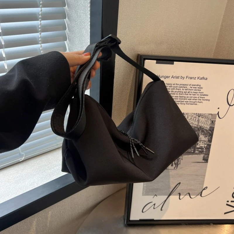 Новая женская сумка 2024, модная и мягкая _DG-206830242_
Новая женская сумка 2024, модная и мягкая _DG-206830242_