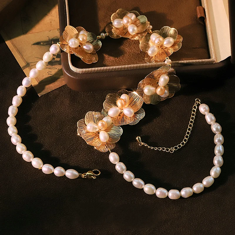Оригинальное ожерелье с натуральным жемчугом и цветком для женщин, роскошная цепочка на ключицу, простые элегантные универсальные ожерелья, колье, очаровательные ювелирные изделия
Оригинальное ожерелье с натуральным жемчугом и цветком для женщин, роскошная цепочка на ключицу, простые элегантные универсальные ожерелья, колье, очаровательные ювелирные изделия