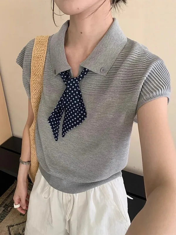Korean Japanese High End Sleeveless Knitted Vest Collar Ice Silk Top Polka Dot Scarf Loose Fit Breathable Summer Shirt
Korean Japanese High End Sleeveless Knitted Vest Collar Ice Silk Top Polka Dot Scarf Loose Fit Breathable Summer Shirt