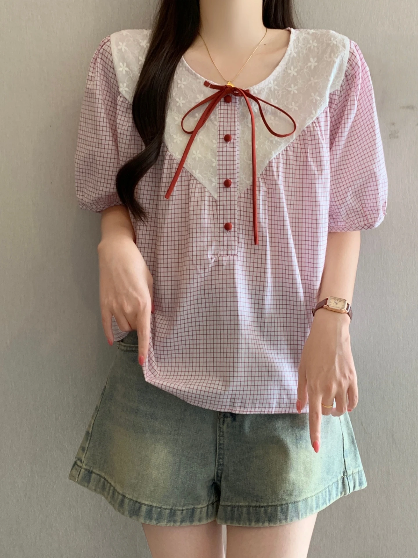 Pink Bubble Short Sleeve Plaid Base Shirt Women Summer 2026 plus Size Slimming Lace Splicing Top Korean Style Commute Wind
Pink Bubble Short Sleeve Plaid Base Shirt Women Summer 2026 plus Size Slimming Lace Splicing Top Korean Style Commute Wind