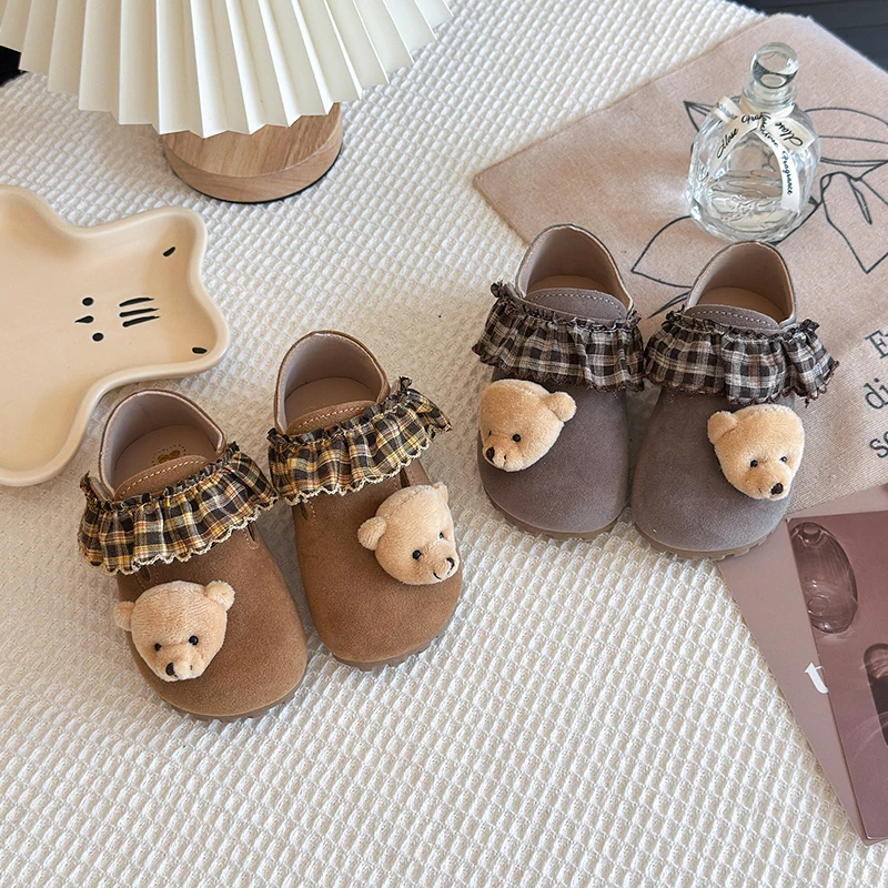 2025 Autumn New Children Casual Shoes for Girls Fashion Korean Style Soft Sole Anti-slippery Versatile Cute Bear Princess Mules
2025 Autumn New Children Casual Shoes for Girls Fashion Korean Style Soft Sole Anti-slippery Versatile Cute Bear Princess Mules
