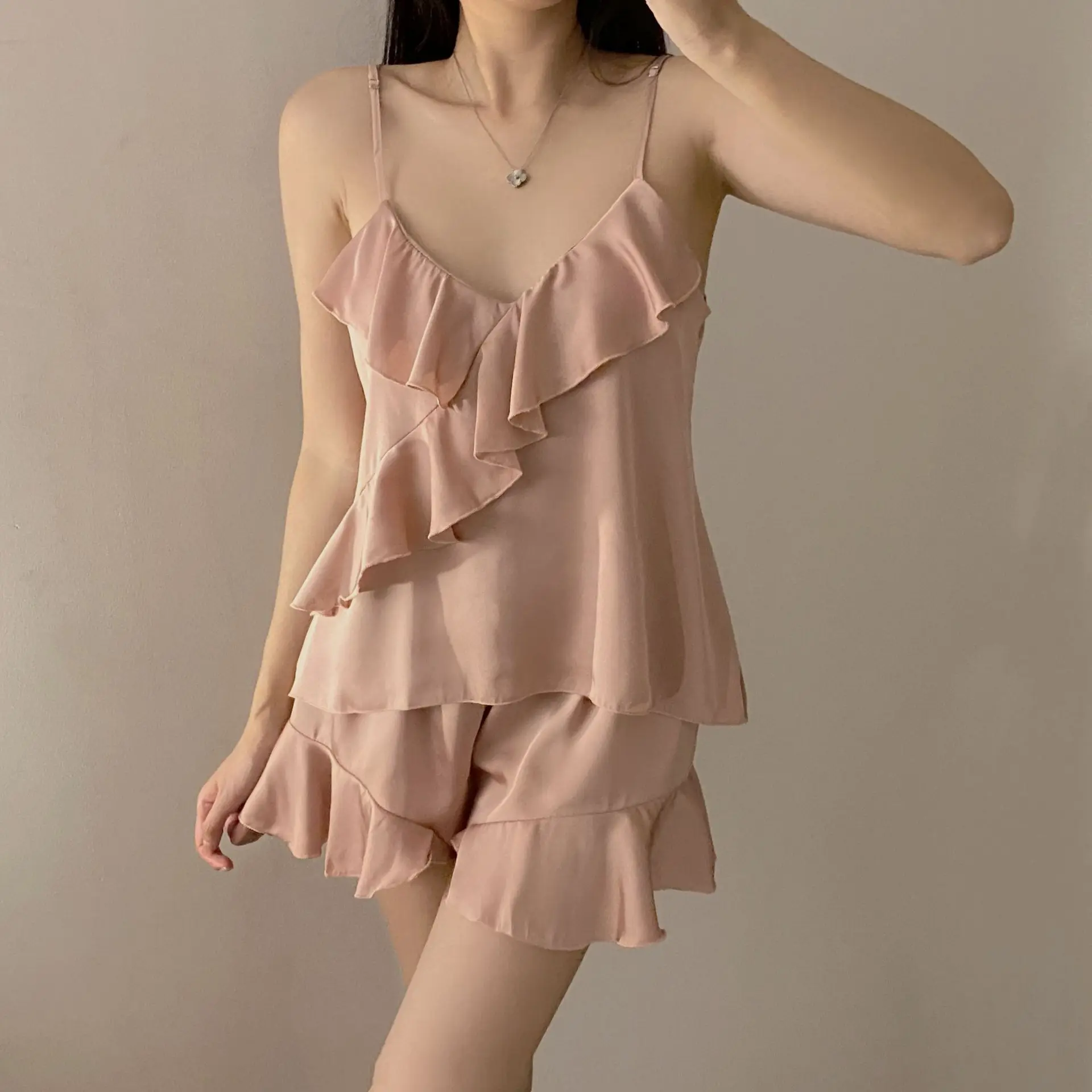 Women's Sweet Silk Satin Ruffled Pajamas Sets Shorts Sets Satin Sleepwear Nightwear Two Piece Sets Casual Loungewear 
Women's Sweet Silk Satin Ruffled Pajamas Sets Shorts Sets Satin Sleepwear Nightwear Two Piece Sets Casual Loungewear