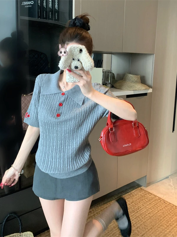 plus Size Fashionable Neck Short Sleeve Knitted Top Summer New Style Slimming Versatile Design Contrast Color Embroidery...
plus Size Fashionable Neck Short Sleeve Knitted Top Summer New Style Slimming Versatile Design Contrast Color Embroidery...