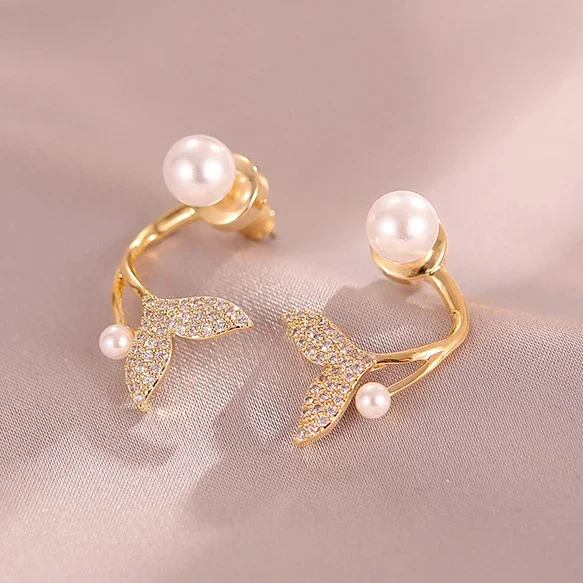 Real 925 Sterling Silver 14K Gold Zircon Pearl Fish Tail Stud Earrings for Women Minimalist Fine Jewelry Cute Accessories
Real 925 Sterling Silver 14K Gold Zircon Pearl Fish Tail Stud Earrings for Women Minimalist Fine Jewelry Cute Accessories