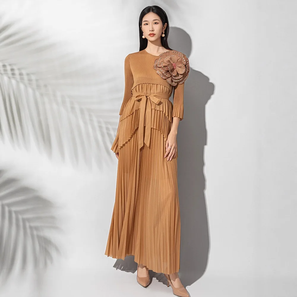 Miyake Folds, весенне-летнее новое модное комфортное платье с большим цветком, свободная длинная высококачественная темпераментная женская одежда
Miyake Folds, весенне-летнее новое модное комфортное платье с большим цветком, свободная длинная высококачественная темпераментная женская одежда