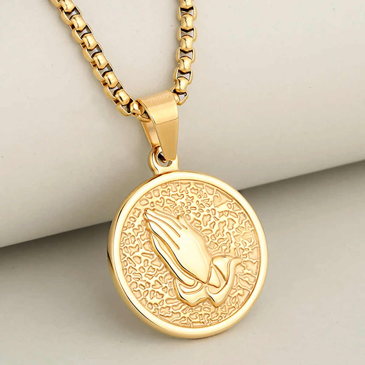 Light Luxury Texture Praying Hands Stainless Steel Gold Round Pendant Necklace for Women and Men, Temperament Jewelry
Light Luxury Texture Praying Hands Stainless Steel Gold Round Pendant Necklace for Women and Men, Temperament Jewelry
