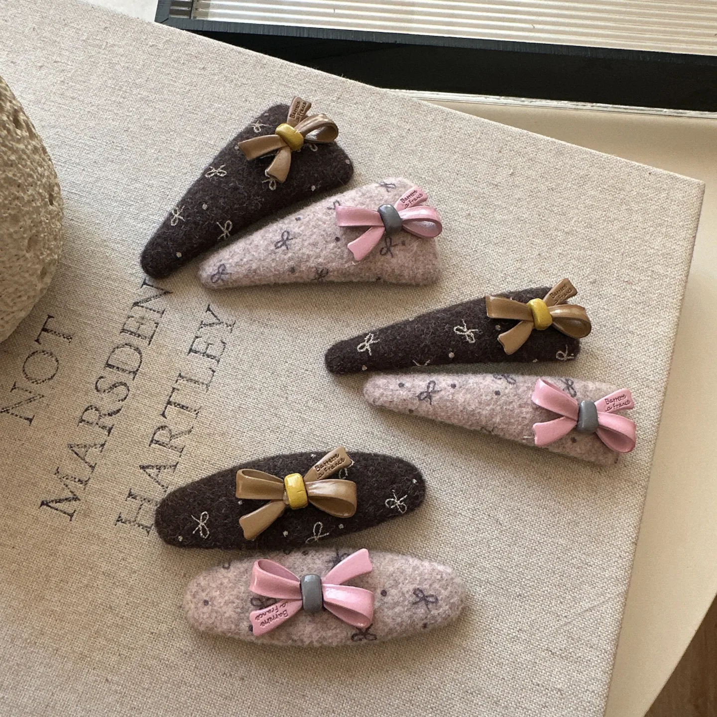 Tweed Bow Barrettes Side Clip for Bangs and Broken Hair Women Cute Non Slip Fabric Premium Portable Essential Hair Tools
Tweed Bow Barrettes Side Clip for Bangs and Broken Hair Women Cute Non Slip Fabric Premium Portable Essential Hair Tools