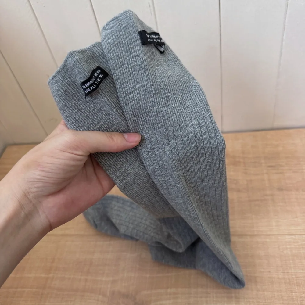 Simple Japanese Style Women Stockings Breathable Solid Color Knee High Socks Thickened Long Socks Autumn
Simple Japanese Style Women Stockings Breathable Solid Color Knee High Socks Thickened Long Socks Autumn