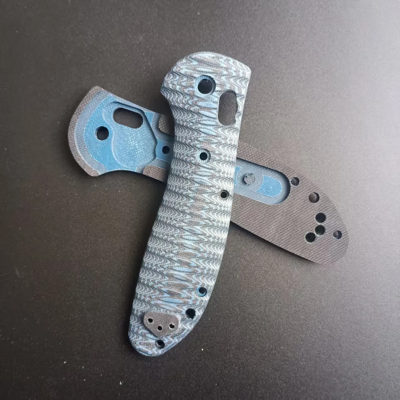 1 пара весов с ручкой из материала G10 для складного ножа Benchmade Griptilian 551
1 пара весов с ручкой из материала G10 для складного ножа Benchmade Griptilian 551