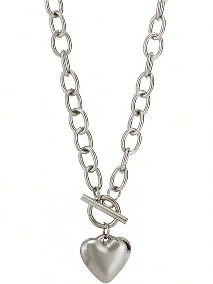 Массивное серебряное ожерелье с подвеской в виде сердца, застежкой-тогл и цепочкой с овальными звеньями
Массивное серебряное ожерелье с подвеской в виде сердца, застежкой-тогл и цепочкой с овальными звеньями