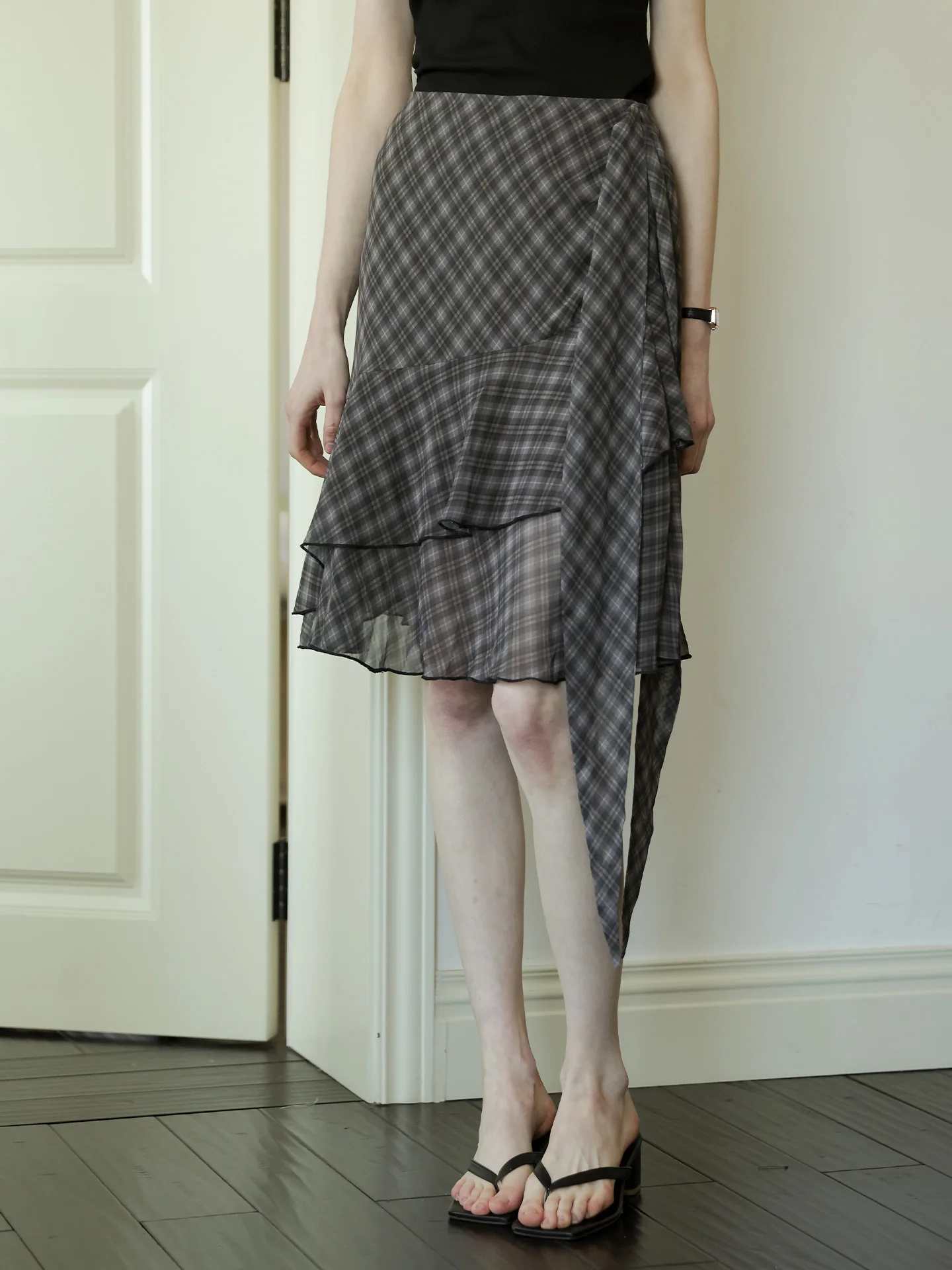 Spring White Asymmetrical Lightweight Plaid Skirt Women's Summer New High Waist A-Line Skirt Hip Concealing Versatile
Spring White Asymmetrical Lightweight Plaid Skirt Women's Summer New High Waist A-Line Skirt Hip Concealing Versatile